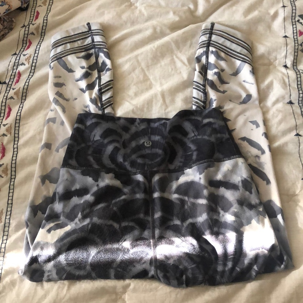 LULULEMON LEGGINGS